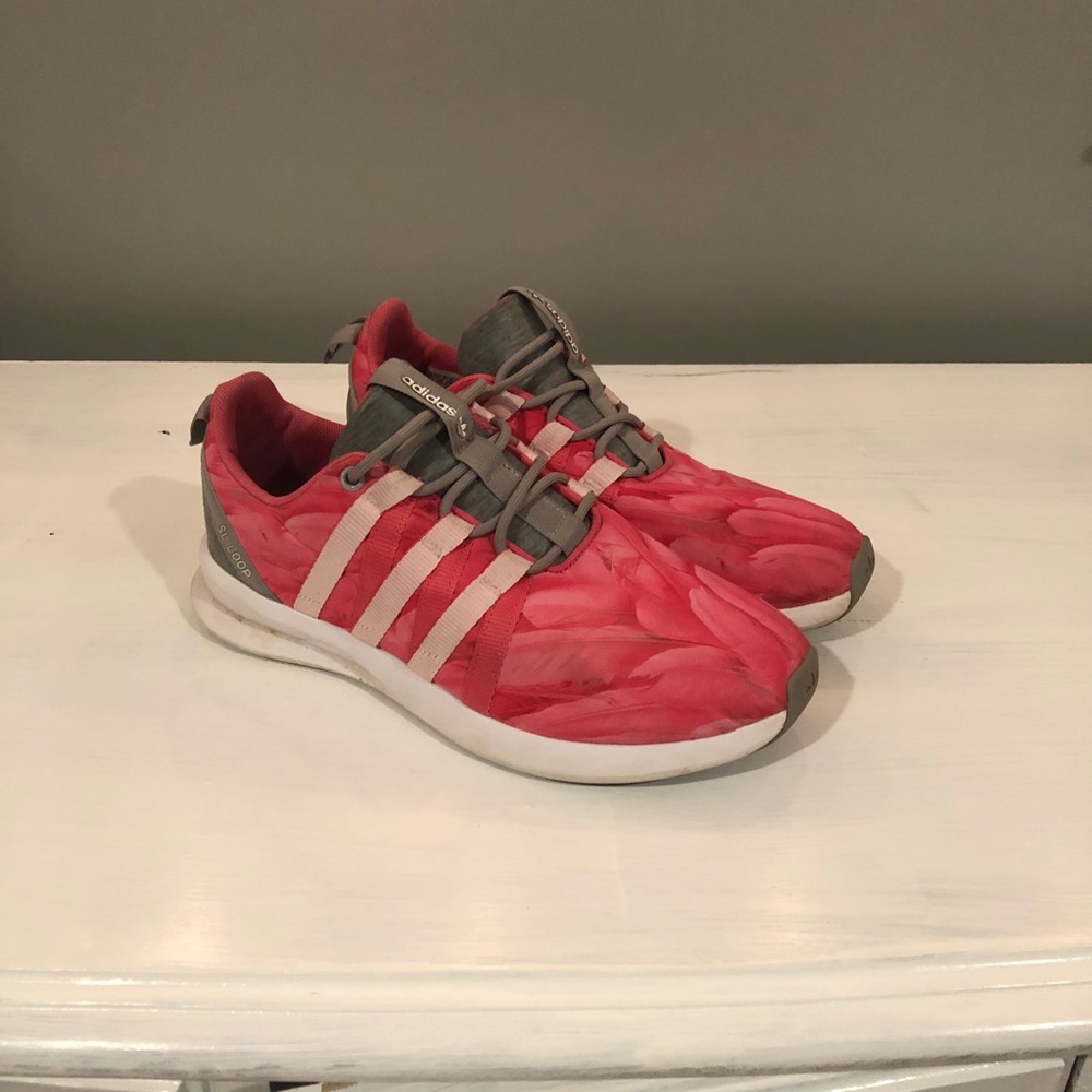 Women’s Adidas Sneakers sz. 9